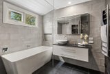 https://images.listonce.com.au/custom/160x/listings/37-hutton-street-kyneton-vic-3444/530/01898530_img_15.jpg?grjxtRHyIGU