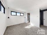 https://images.listonce.com.au/custom/160x/listings/37-larman-street-bentleigh-east-vic-3165/965/01572965_img_06.jpg?AOI1rtO6vr0