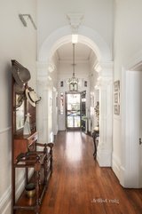 https://images.listonce.com.au/custom/160x/listings/37-mayston-street-hawthorn-east-vic-3123/037/01734037_img_06.jpg?r5EfT7Zz92I
