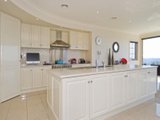 https://images.listonce.com.au/custom/160x/listings/37-montrose-place-highton-vic-3216/054/01699054_img_06.jpg?fF9usdtyNzs