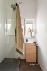 https://images.listonce.com.au/custom/160x/listings/37-newman-street-brunswick-west-vic-3055/860/01705860_img_09.jpg?IeRJKtNSr_k