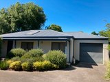 https://images.listonce.com.au/custom/160x/listings/37-pohlman-street-kyneton-vic-3444/640/01892640_img_01.jpg?mXfo-xWRAyI