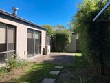 https://images.listonce.com.au/custom/160x/listings/37-pohlman-street-kyneton-vic-3444/640/01892640_img_09.jpg?DL4YFhHTpQc