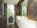 https://images.listonce.com.au/custom/160x/listings/37-stinton-avenue-newtown-vic-3220/647/01699647_img_10.jpg?Wkiq6eXOdeU
