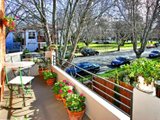 https://images.listonce.com.au/custom/160x/listings/374-mitford-street-elwood-vic-3184/865/01793865_img_03.jpg?N3dhNYU4-cU