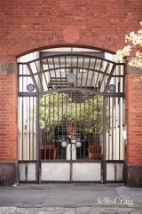 https://images.listonce.com.au/custom/160x/listings/379-oxford-street-collingwood-vic-3066/099/01817099_img_23.jpg?Pgqzyh-lz4o