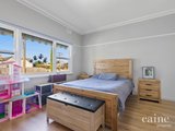 https://images.listonce.com.au/custom/160x/listings/38-beverin-street-sebastopol-vic-3356/656/01576656_img_07.jpg?5jaUX-GgoRc