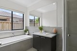 https://images.listonce.com.au/custom/160x/listings/38-bramley-avenue-charlemont-vic-3217/824/01698824_img_09.jpg?1bOcw8BMZRk