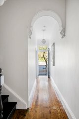 https://images.listonce.com.au/custom/160x/listings/38-carlton-street-carlton-vic-3053/013/01271013_img_17.jpg?BFEqWzcuZZo