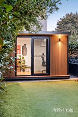 https://images.listonce.com.au/custom/160x/listings/38-donald-street-brunswick-vic-3056/323/01922323_img_08.jpg?QmMaa-zSmjA