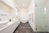 https://images.listonce.com.au/custom/160x/listings/38-hillside-avenue-northcote-vic-3070/866/01627866_img_04.jpg?en--SNIC9ck