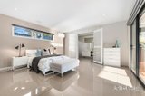 https://images.listonce.com.au/custom/160x/listings/38-ian-grove-mount-waverley-vic-3149/118/01975118_img_12.jpg?IHkwNAZdhqc