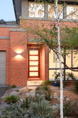 https://images.listonce.com.au/custom/160x/listings/38-king-street-fitzroy-north-vic-3068/062/01571062_img_02.jpg?_Ee1y8qowpw