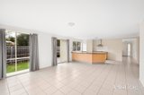 https://images.listonce.com.au/custom/160x/listings/38-pinoak-drive-yarra-glen-vic-3775/149/01810149_img_05.jpg?SUkMhomdRMo