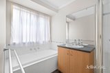 https://images.listonce.com.au/custom/160x/listings/38-pinoak-drive-yarra-glen-vic-3775/149/01810149_img_10.jpg?P-D85kRD1Rs