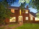 https://images.listonce.com.au/custom/160x/listings/38-rochester-road-canterbury-vic-3126/002/01685002_img_01.jpg?d-4Zlo6_soQ