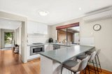 https://images.listonce.com.au/custom/160x/listings/38-warren-street-kyneton-vic-3444/664/01601664_img_04.jpg?bHHXZzjNwEI