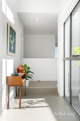 https://images.listonce.com.au/custom/160x/listings/38-waverley-park-drive-mulgrave-vic-3170/010/01885010_img_05.jpg?E1Nwuyg7UUw