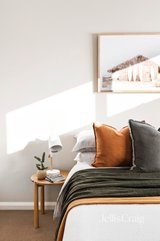 https://images.listonce.com.au/custom/160x/listings/38-white-street-fairfield-vic-3078/738/01985738_img_13.jpg?DhFSCF-lZMI