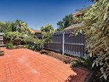 https://images.listonce.com.au/custom/160x/listings/383-severn-street-box-hill-north-vic-3129/193/01684193_img_07.jpg?6-D88u2TM-o