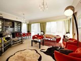 https://images.listonce.com.au/custom/160x/listings/384-386-barkly-street-elwood-vic-3184/915/01731915_img_04.jpg?VhhawufbOCc