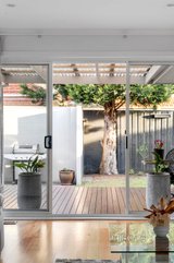 https://images.listonce.com.au/custom/160x/listings/384a-mckinnon-road-bentleigh-east-vic-3165/742/01562742_img_15.jpg?Qu135hb3lKE