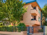 https://images.listonce.com.au/custom/160x/listings/385-merton-street-albert-park-vic-3206/243/01087243_img_01.jpg?jWKh7-yQp18