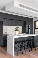 https://images.listonce.com.au/custom/160x/listings/3853-toorak-road-hawthorn-east-vic-3123/286/01767286_img_04.jpg?35ztSNbRYpQ