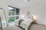 https://images.listonce.com.au/custom/160x/listings/3858-hampton-street-brighton-vic-3186/698/01594698_img_09.jpg?hIAuucz_kqo