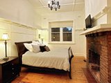 https://images.listonce.com.au/custom/160x/listings/387-barkly-street-elwood-vic-3184/700/01794700_img_07.jpg?2ZE4HqlmqqY