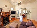 https://images.listonce.com.au/custom/160x/listings/387-barkly-street-elwood-vic-3184/700/01794700_img_09.jpg?1rMUzmQiMNY