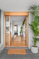 https://images.listonce.com.au/custom/160x/listings/387-mascoma-street-strathmore-heights-vic-3041/937/01699937_img_02.jpg?GGxq99YVOTk