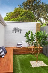 https://images.listonce.com.au/custom/160x/listings/3878-hampton-street-brighton-vic-3186/540/01034540_img_10.jpg?d7aHMpBQBA8