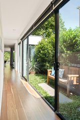 https://images.listonce.com.au/custom/160x/listings/38a-fifth-street-parkdale-vic-3195/353/01601353_img_04.jpg?T1G5WqCcDtA