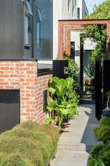 https://images.listonce.com.au/custom/160x/listings/38a-fifth-street-parkdale-vic-3195/353/01601353_img_10.jpg?C3Os_OOWClk