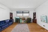 https://images.listonce.com.au/custom/160x/listings/38a-roland-avenue-strathmore-vic-3041/992/01850992_img_08.jpg?LehqjmDS8j4