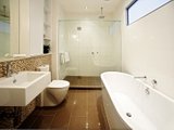 https://images.listonce.com.au/custom/160x/listings/38b-ruskin-street-elwood-vic-3184/658/01791658_img_08.jpg?KrPBVafStwA