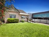 https://images.listonce.com.au/custom/160x/listings/39-barnsbury-road-balwyn-vic-3103/138/01685138_img_03.jpg?hroiPOYX8Ls