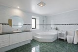 https://images.listonce.com.au/custom/160x/listings/39-castlewood-street-bentleigh-east-vic-3165/847/01702847_img_07.jpg?gHeCtRF4qME