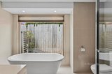 https://images.listonce.com.au/custom/160x/listings/39-donnithorne-street-kyneton-vic-3444/264/01457264_img_09.jpg?z0UNhd86JJw