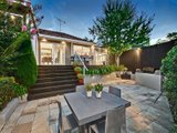 https://images.listonce.com.au/custom/160x/listings/39-flowerdale-road-glen-iris-vic-3146/353/00829353_img_07.jpg?TR3QJKYMF9g