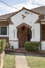 https://images.listonce.com.au/custom/160x/listings/39-hanslope-avenue-alphington-vic-3078/870/01341870_img_02.jpg?hoFlitCsjJM