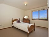 https://images.listonce.com.au/custom/160x/listings/39-hayes-road-strathmore-vic-3041/584/00847584_img_08.jpg?k9DAl1vK8u4