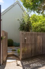 https://images.listonce.com.au/custom/160x/listings/39-howard-street-brunswick-vic-3056/555/01862555_img_15.jpg?MlnCJTHqi_c