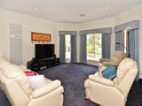 https://images.listonce.com.au/custom/160x/listings/39-middleton-drive-bannockburn-vic-3331/933/01698933_img_06.jpg?ewr1z5ssO60