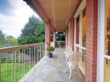 https://images.listonce.com.au/custom/160x/listings/39-narrak-road-balwyn-vic-3103/941/01684941_img_10.jpg?nCsr9rWpksg