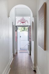 https://images.listonce.com.au/custom/160x/listings/39-osborne-street-south-yarra-vic-3141/002/01522002_img_03.jpg?JRpAkMaxn2E