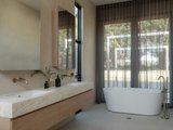 https://images.listonce.com.au/custom/160x/listings/39-samphire-drive-connewarre-vic-3227/249/01775249_img_10.jpg?jKdStGOEtHQ