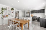 https://images.listonce.com.au/custom/160x/listings/39-south-road-woodend-vic-3442/539/01738539_img_03.jpg?G62CJCe-20k