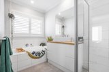 https://images.listonce.com.au/custom/160x/listings/39-south-road-woodend-vic-3442/539/01738539_img_10.jpg?7IU0ws3urH4